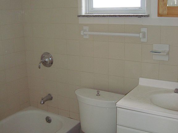 4th image of 168-15 144 Ave