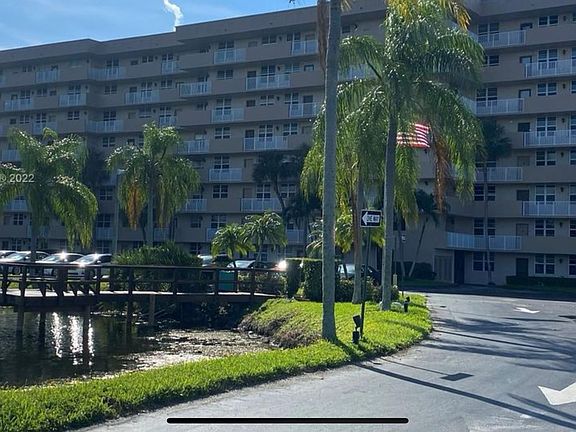 2nd image of 250 Jacaranda Dr APT 208