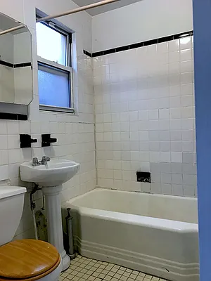 Rented by Capri Jet Realty Corp | media 9