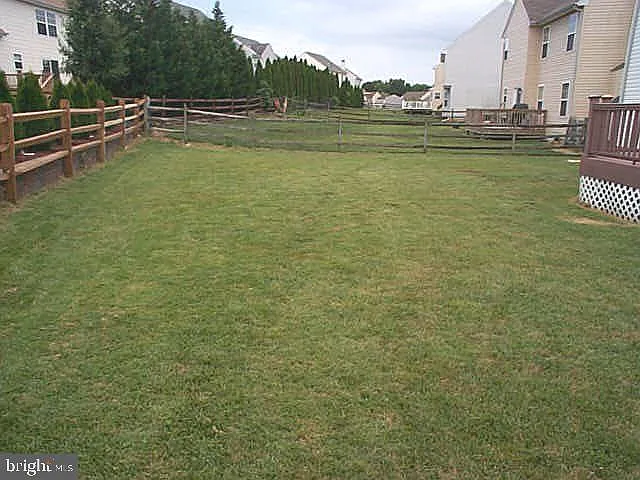 136 W Flagstone Dr — Photo 2