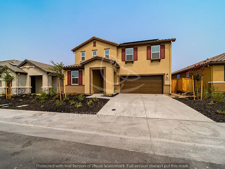 638 Valencia St — Photo 2