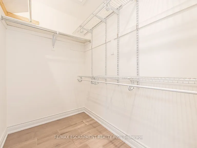 64 City Park Cir — Photo 36