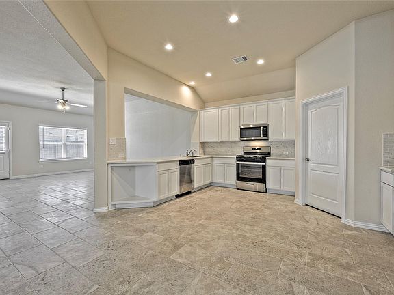 5th image of 23208 Zinfandel Dr