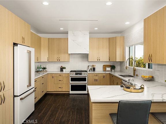 5th image of 5 Yellow Brick Rd