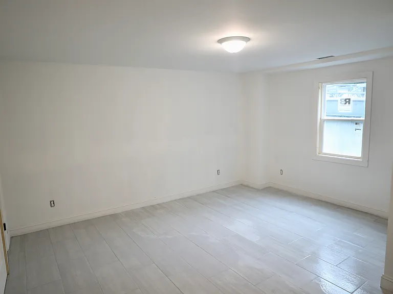 214 Park St — Photo 9