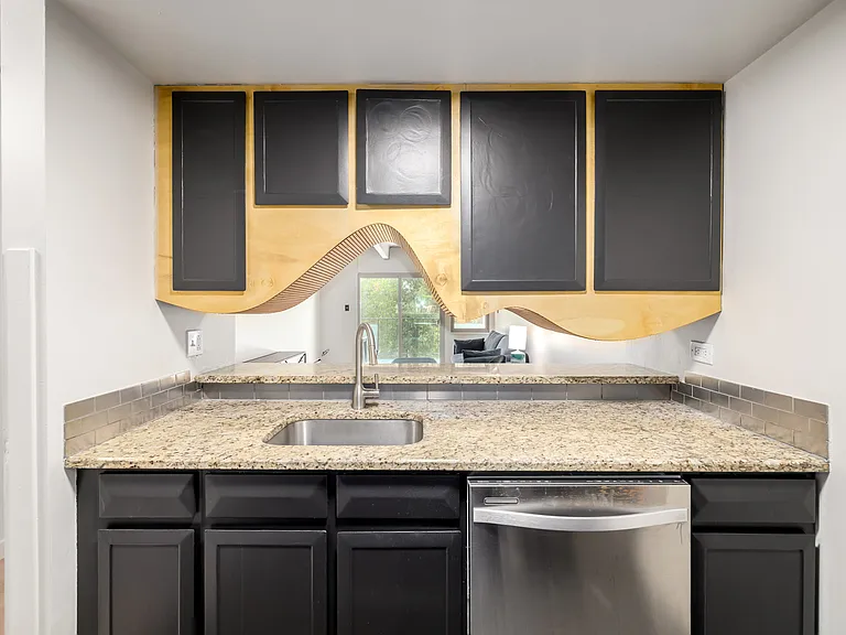 1265 Elizabeth St #305 — Photo 18