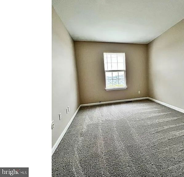 660 Widener Ln — Photo 8