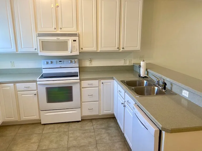 11246 W Freshwater Path — Photo 9
