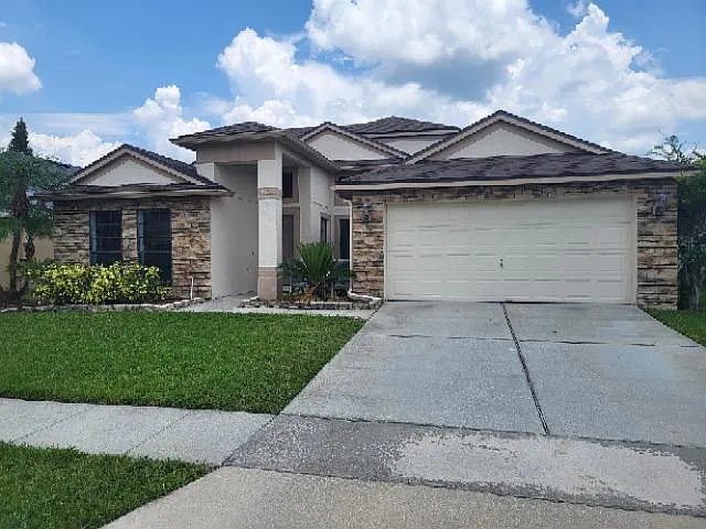 4 bed, 2281 sqft, $2,595 — Photo 2