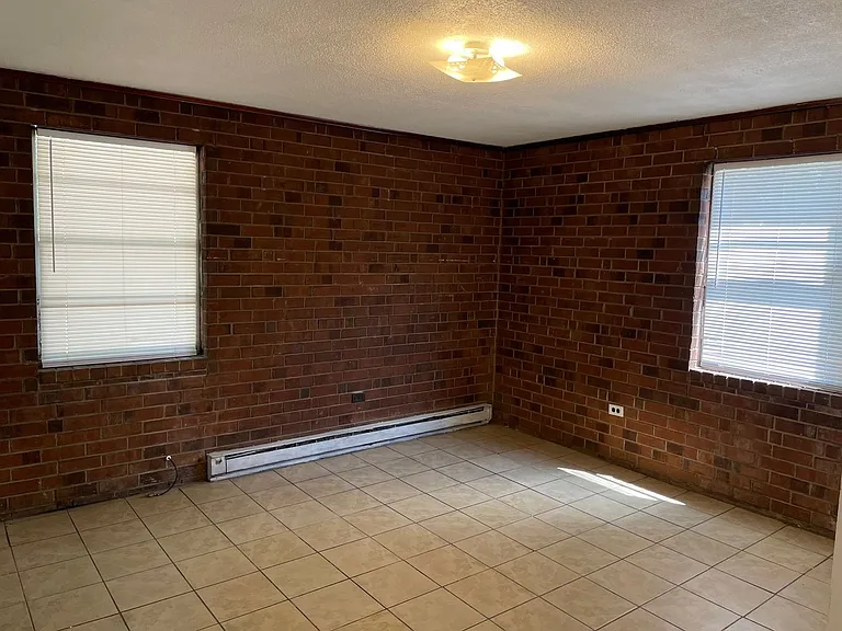 1009 Cassell St — Photo 10