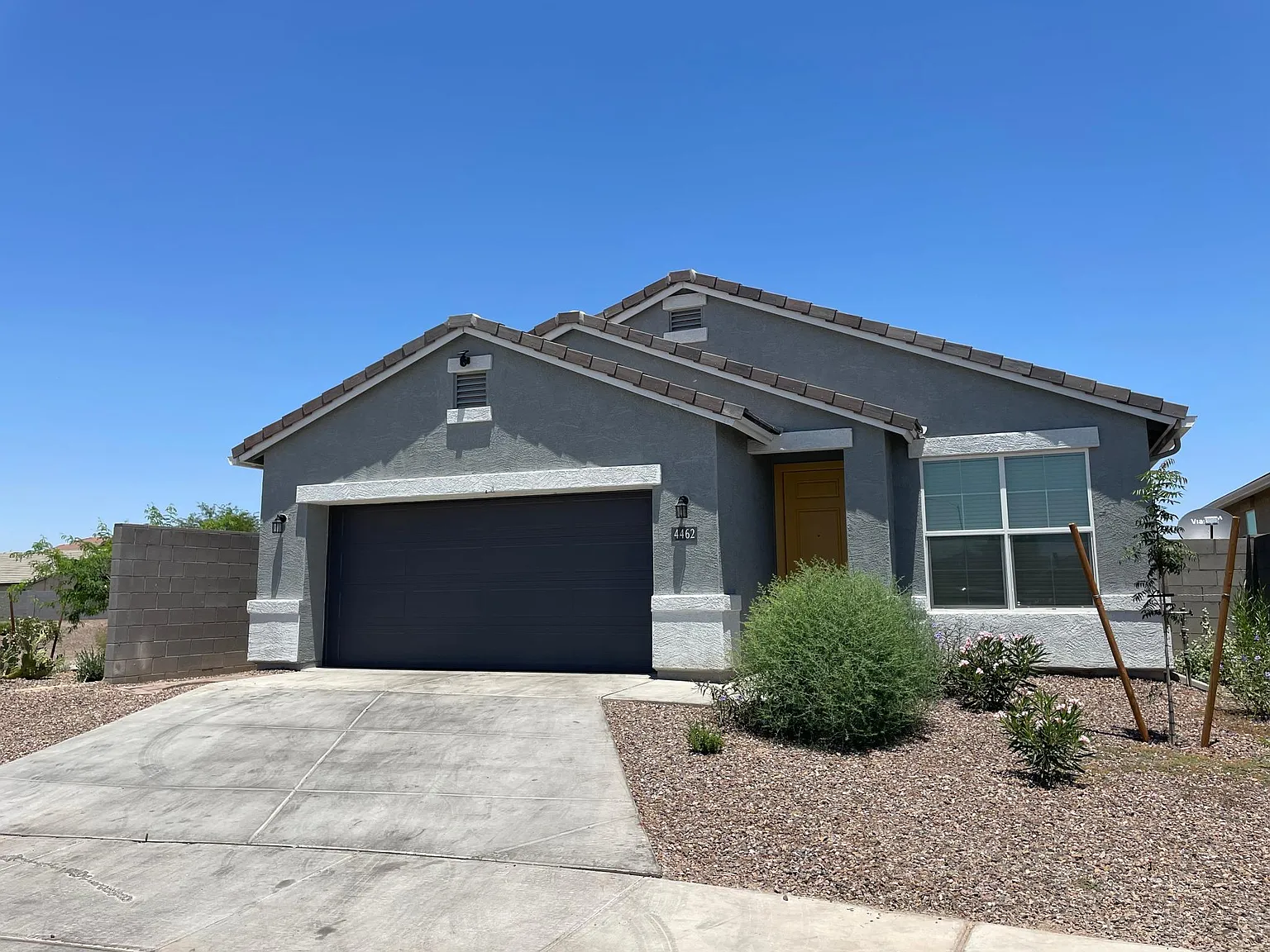 4 bed, 1915 sqft, $2,600 — Photo 1