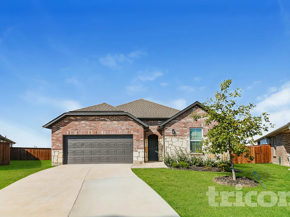 8101 Howell Oak Dr