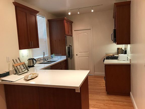 Kitchen with bar