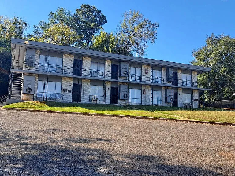 1120 Bessemer Rd — Photo 1