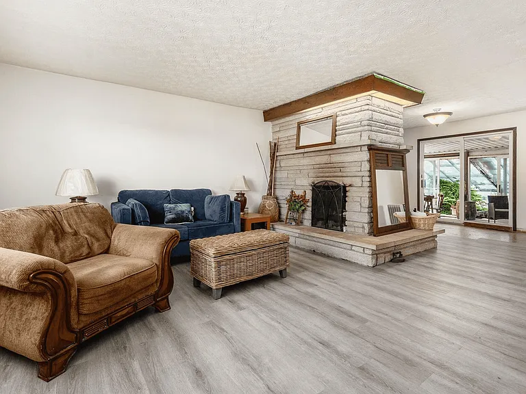 8841 Mitchell Dewitt Rd — Photo 4