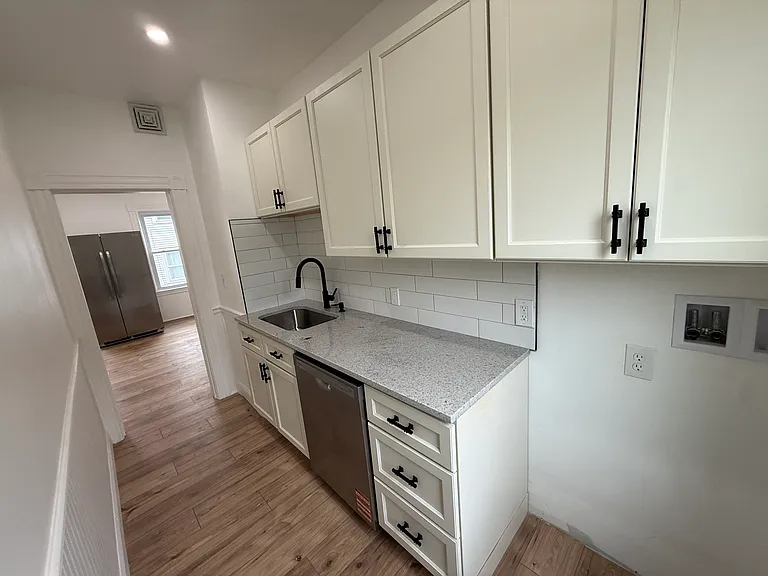 19 Reeves St #2 — Photo 9