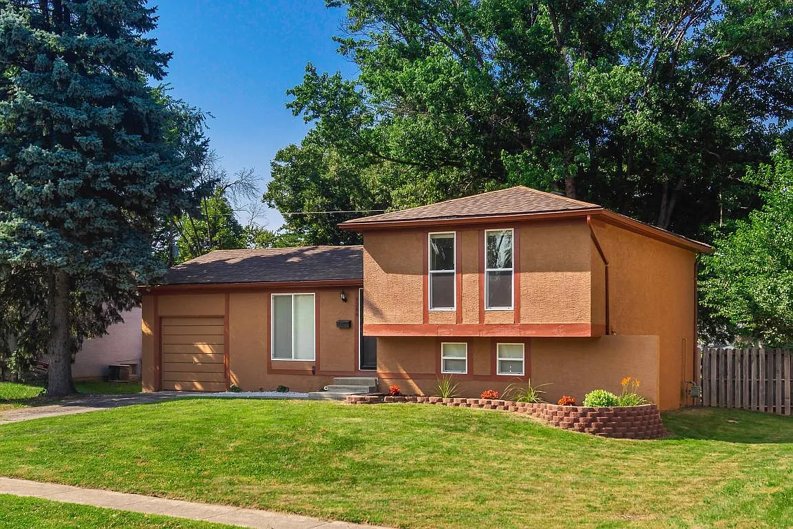 5286 Parkline Dr photo 1