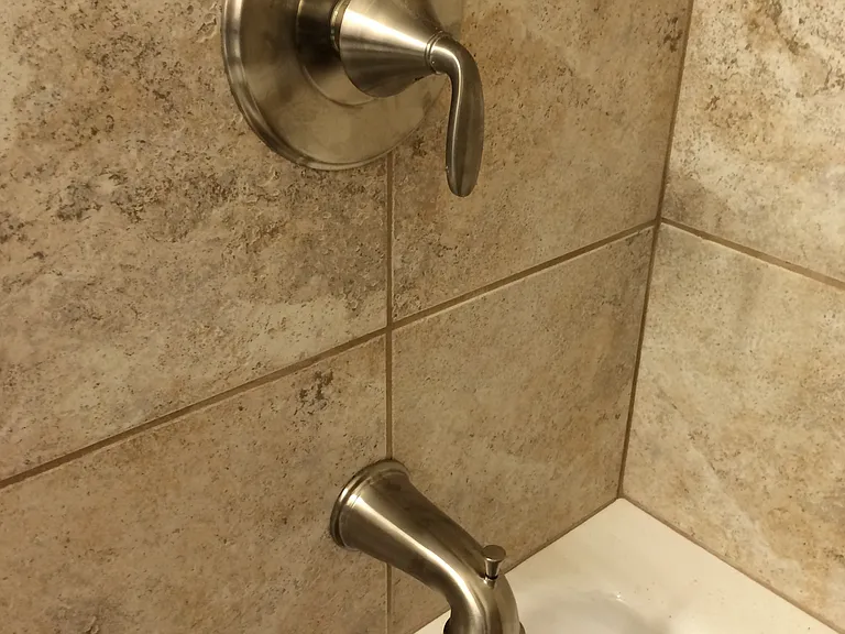 Channel View Apartments — Photo 20