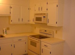 61 Charlton Hl #61, Hamden, CT 06518