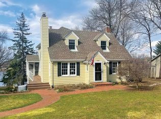 22680 Galpin Ln, Shorewood, MN 55331