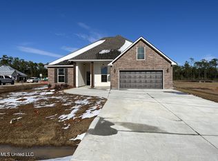 12180 Walker Rd, Ocean Springs, MS 39564