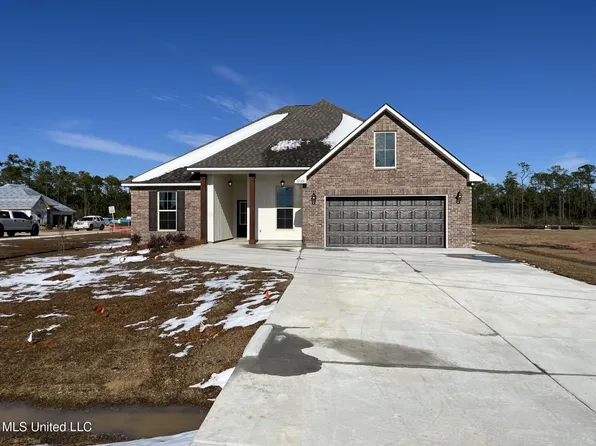 12180 Walker Rd, Ocean Springs, MS 39564