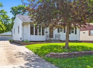 1327 E 26th Ct, Des Moines, IA 50317