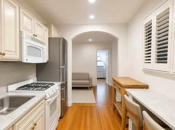 343 E 51st St, New York, NY
