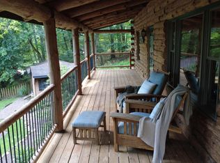 1172 Lake View Dr, Mohnton, PA 19540