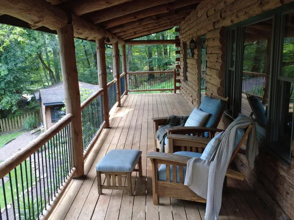 1172 Lake View Dr, Mohnton, PA 19540