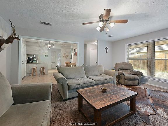 5th image of 3004 Jennifer Dr