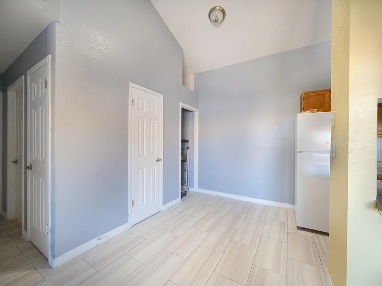 1901 Lake Omega St #A — Photo 7