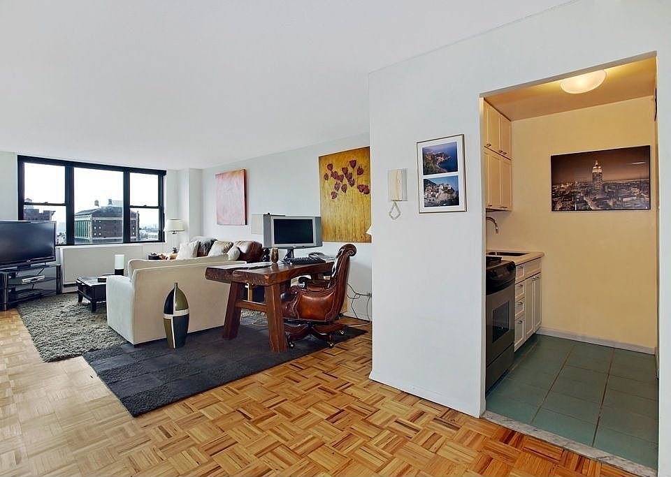 Living / Kitchen
