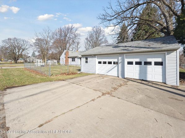 831 Jackson St, Eaton Rapids, MI 48827