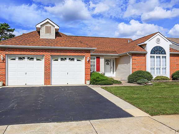 3rd image of 24 Swindon Ct
