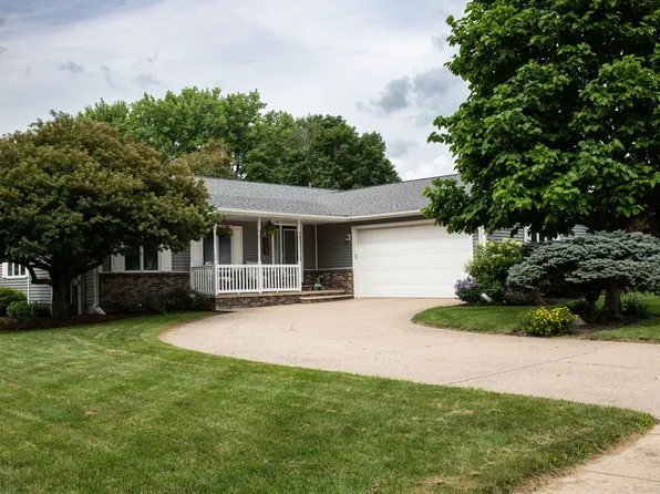 402 Kilmer St, Ashton, IL 61006