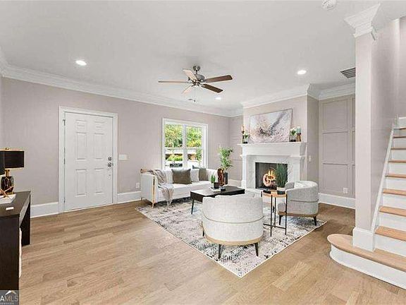 5th image of 502 Washington St NE #502
