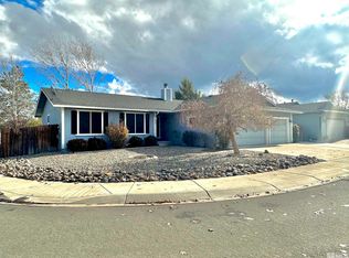 124 N Pointe Cir, Dayton, NV 89403