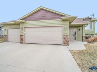 3109 S Triple Play Ave, Sioux Falls, SD 57110