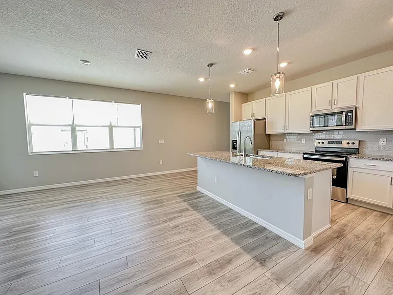 9409 Baraboo Way — Photo 2