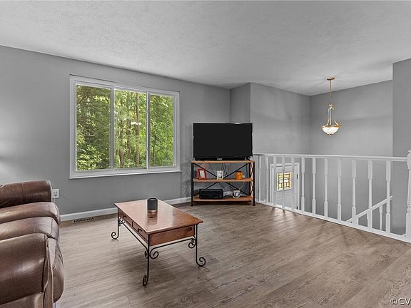 4th image of 8900 Archgrove Ct