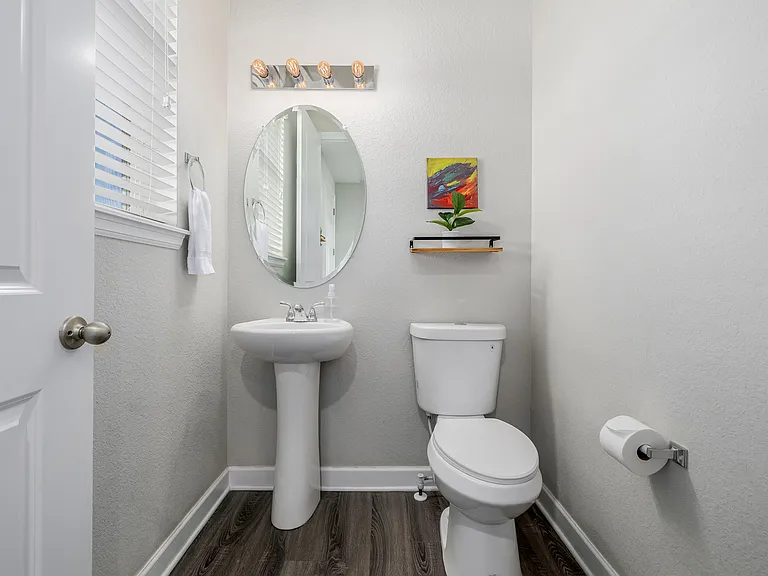 10406 Akron St — Photo 21