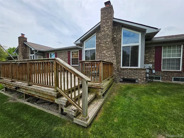48484 Savoy Ct, Shelby Township, MI 48315