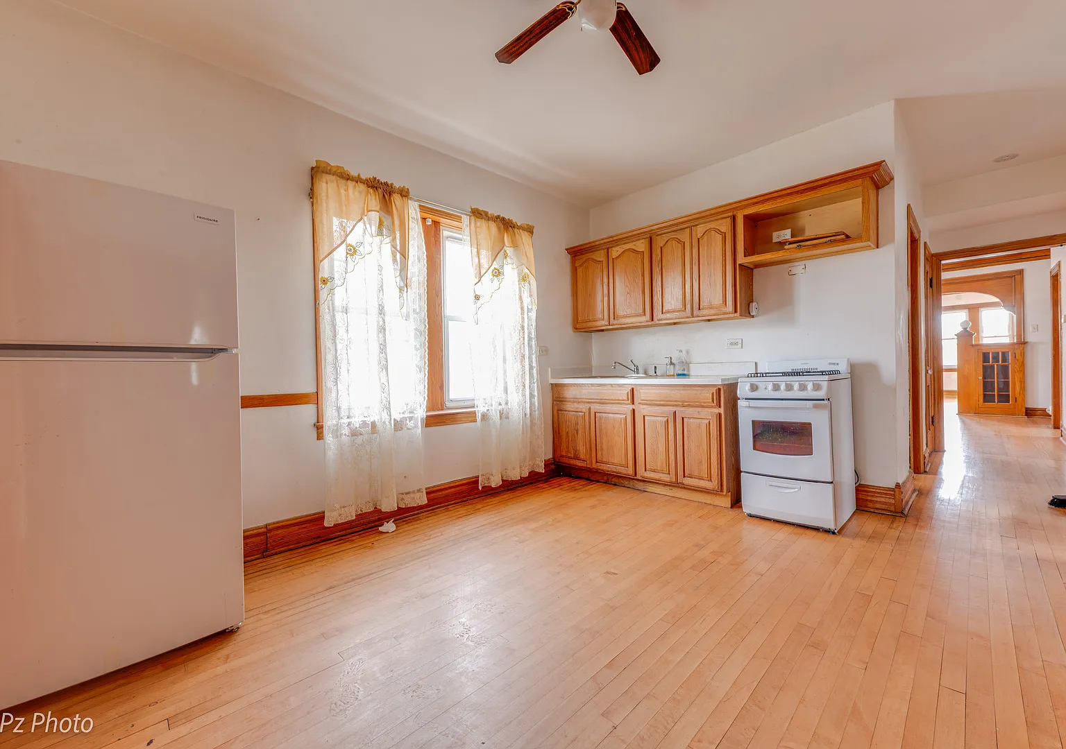 3 bed, 1300 sqft, $1,600 — Photo 2