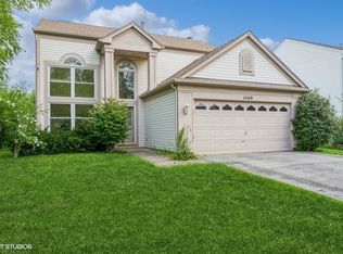 1469 E Braymore Cir, Naperville, IL 60564