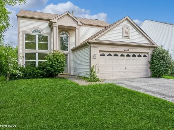 1469 E Braymore Cir, Naperville, IL 60564
