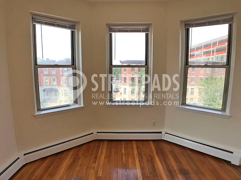 64 Brighton Ave — Photo 3