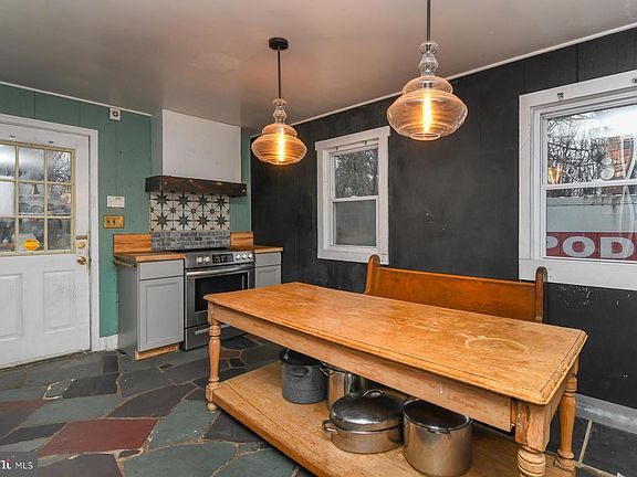 4th image of 2270 Harding Hwy