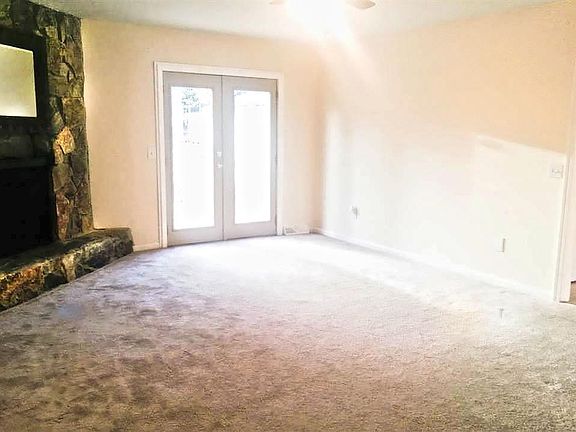 5th image of 106 Ticonderoga Dr