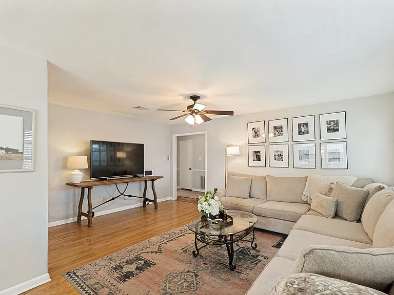 10031 Timberoak Dr — Photo 5